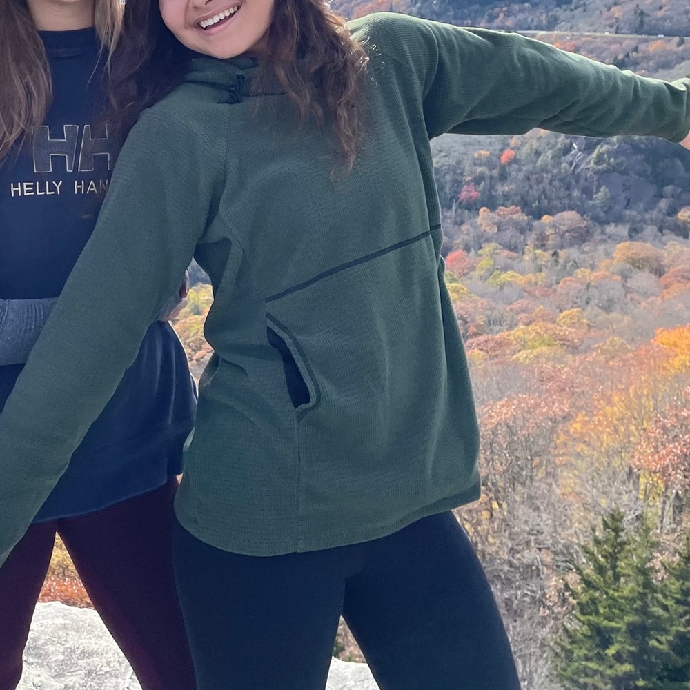 Dark Green Women’s Large Melanzana hoodie